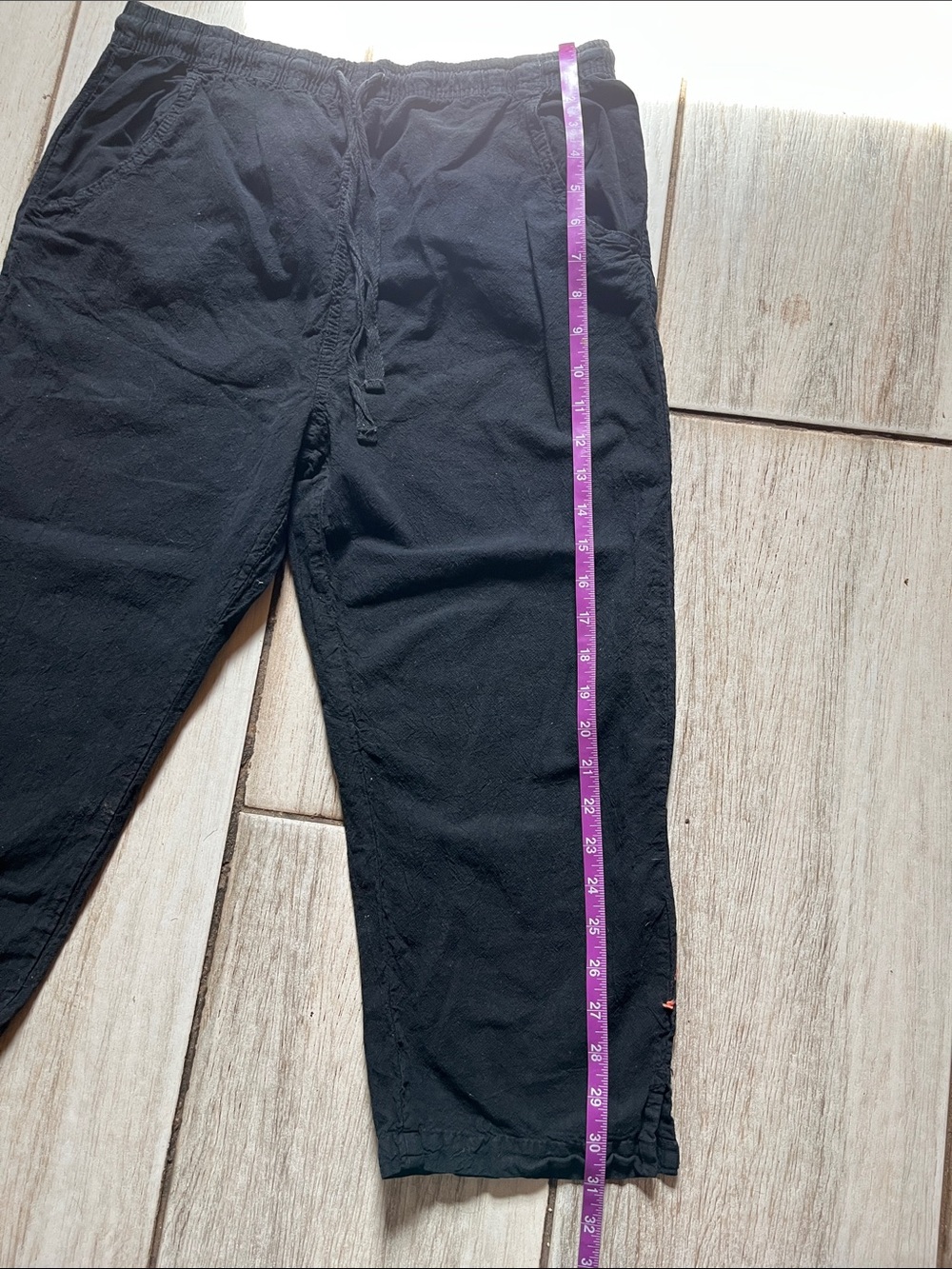 Relaxed Black Drawstring Capris - Picture 6 of 6